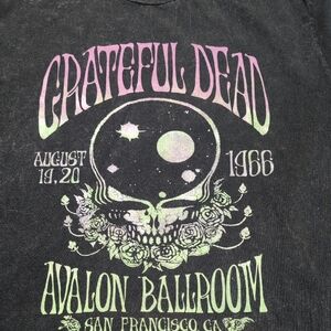 Grateful Dead Distressed Graphic Tee vintage.